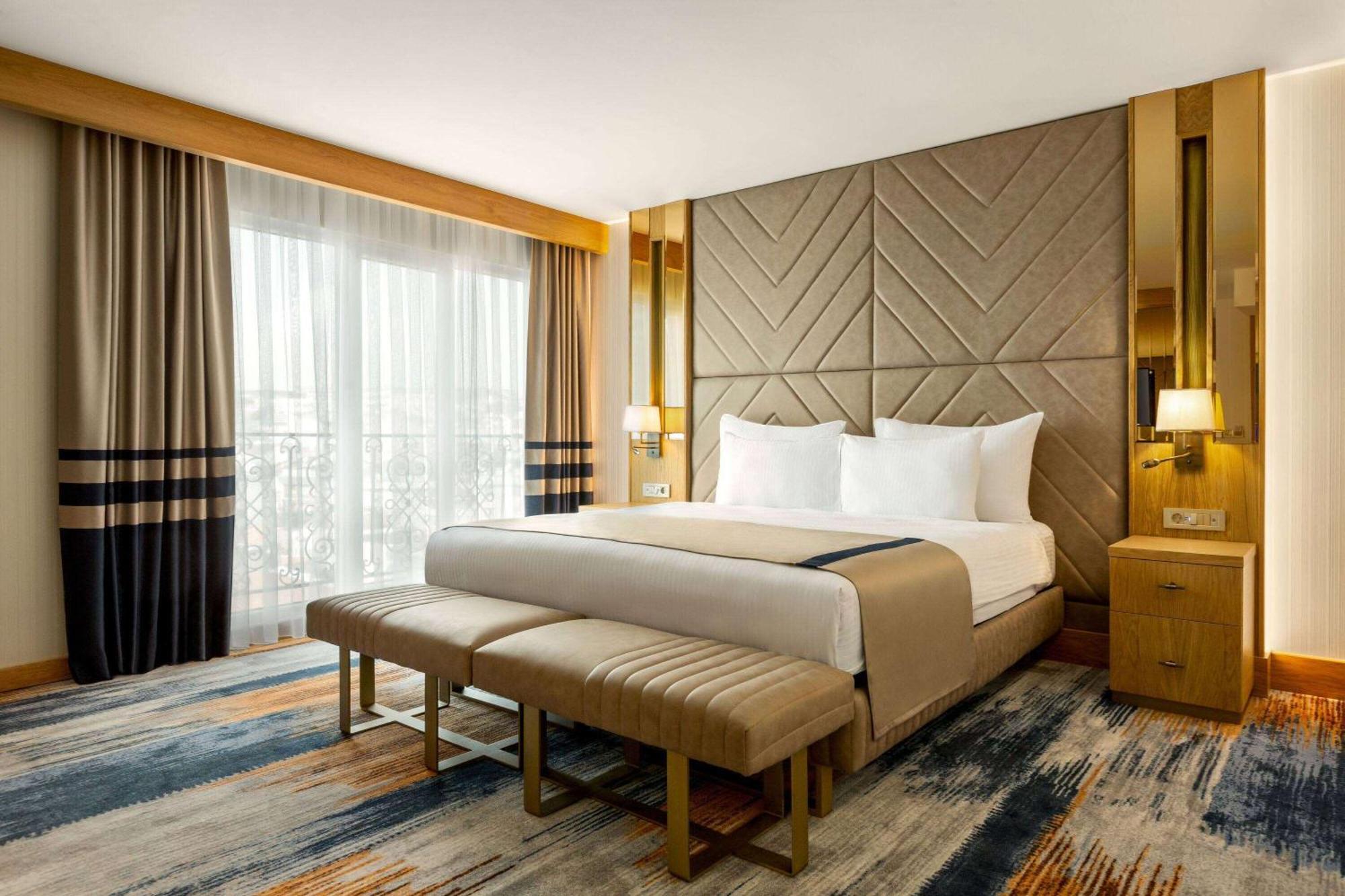 Days Inn By Wyndham Istanbul Bomonti Luaran gambar