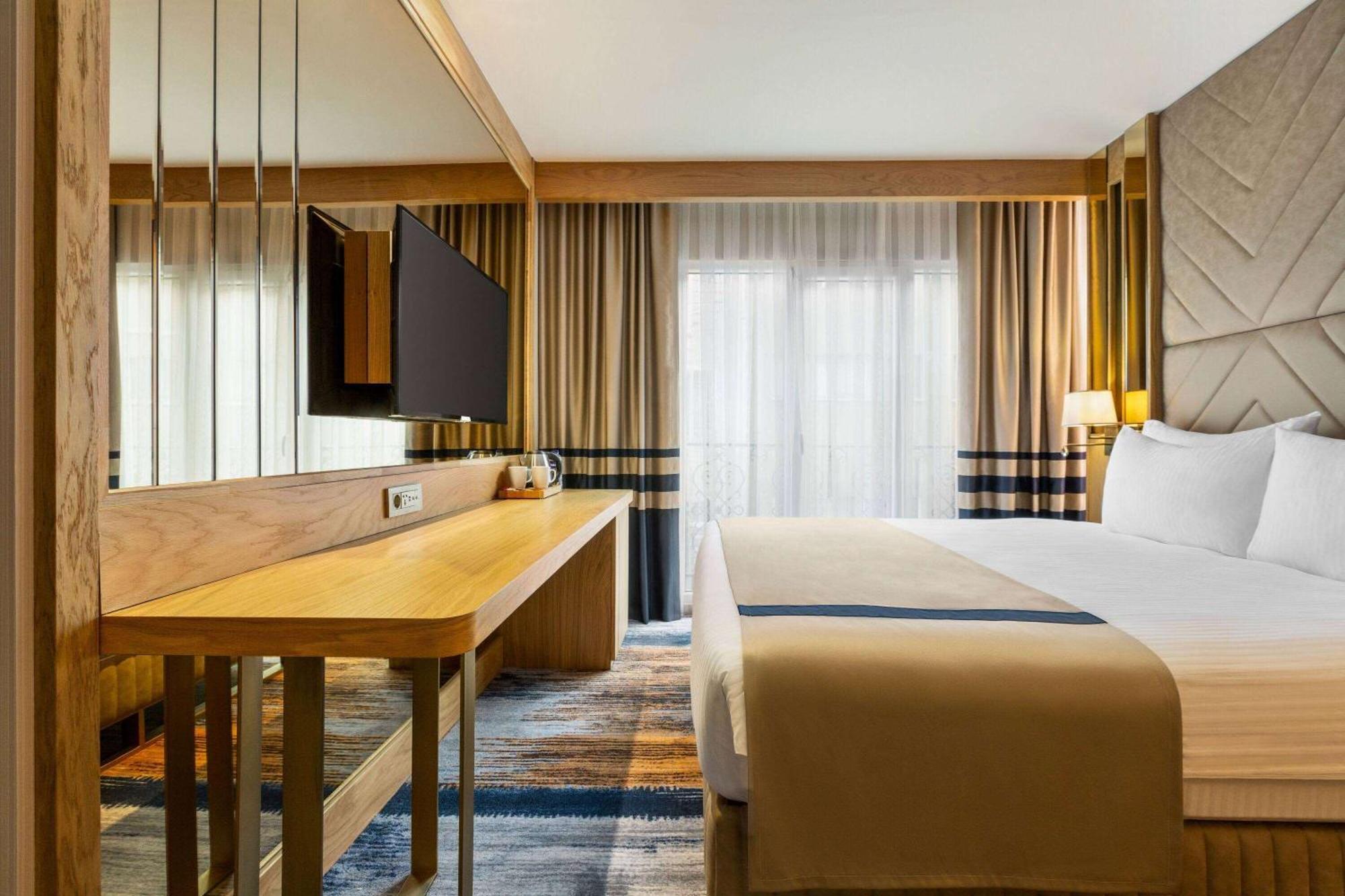 Days Inn By Wyndham Istanbul Bomonti Luaran gambar