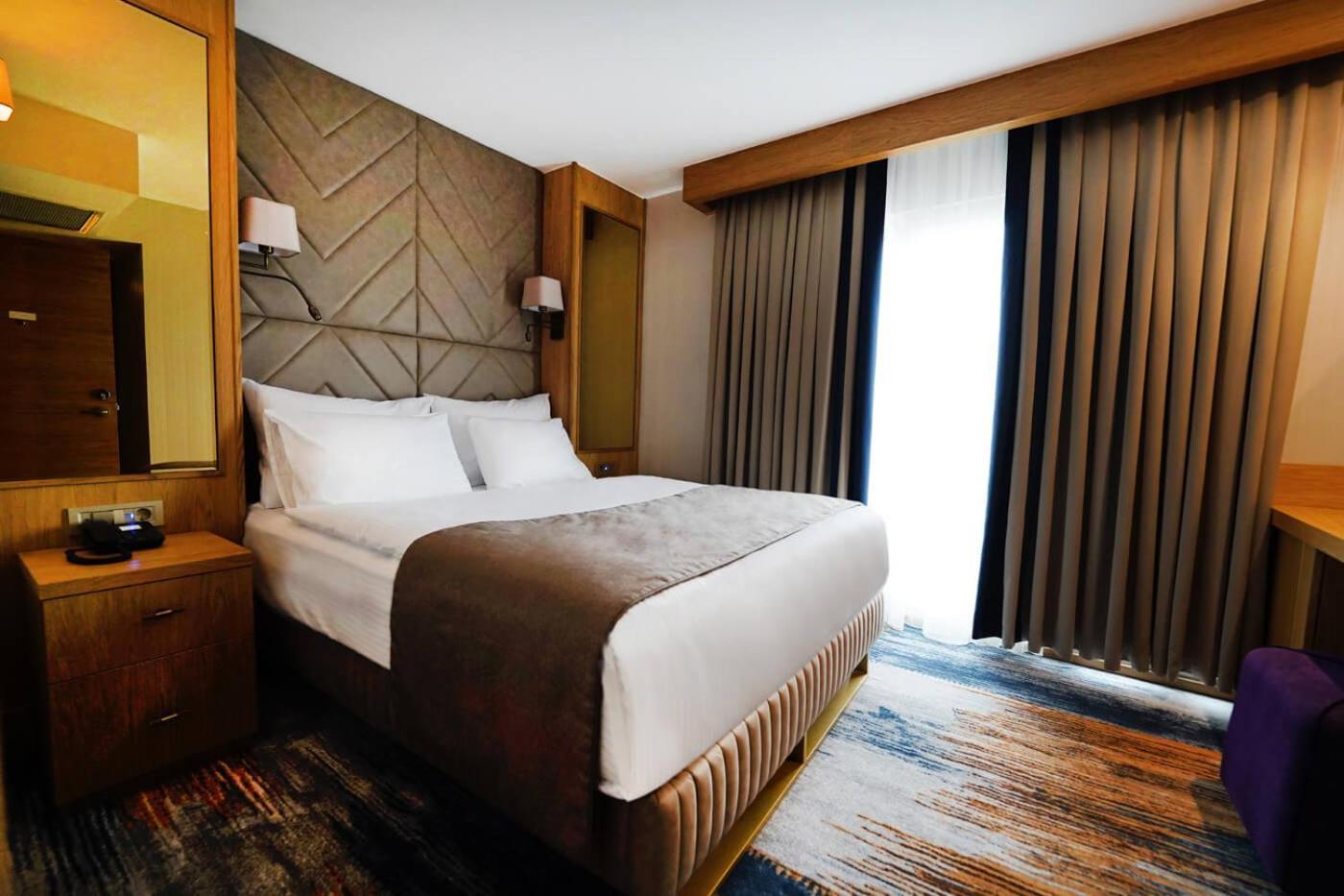 Days Inn By Wyndham Istanbul Bomonti Luaran gambar